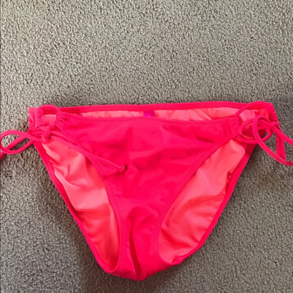 Victoria’s Secret Bikini bottoms small